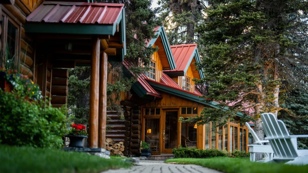 where to eat in lake louise
